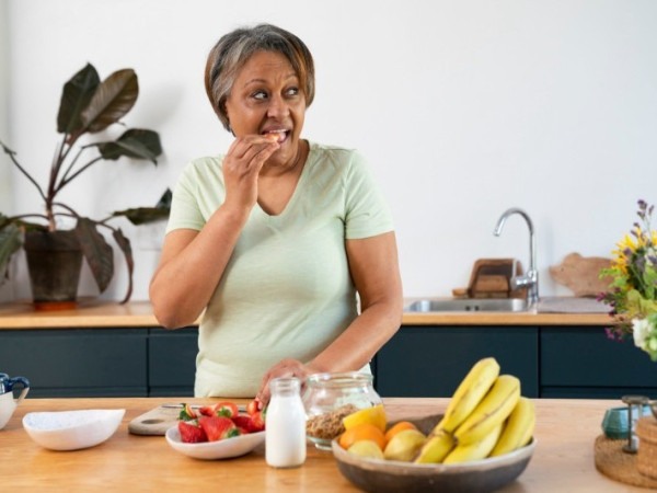 Alimenta&ccedil;&atilde;o adequada, boa ingest&atilde;o de c&aacute;lcio e vitamina D e exerc&iacute;cio f&iacute;sico regular formam a base da preven&ccedil;&atilde;o. 