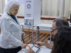 Mesmo o eleitor que faltou, poder&aacute; votar no segundo turno, desde que esteja com o t&iacute;tulo eleitoral regular. 