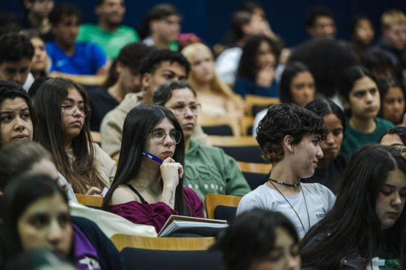 Ações envolvem 16 Coordenadorias Regionais de Educação, com atividades presenciais e transmissão de conteúdos.