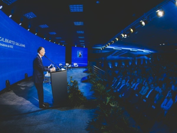 Gilberto Seleme, presidente da FIESC fez a abertura do evento. 
