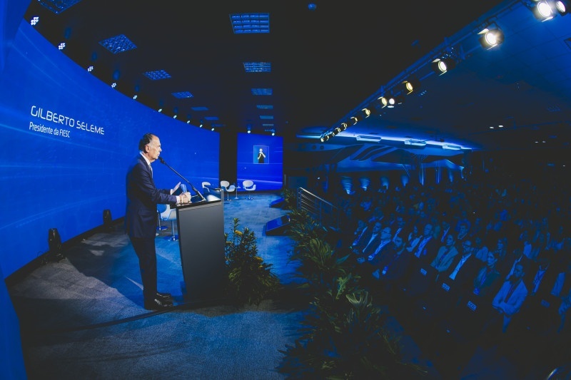 Gilberto Seleme, presidente da FIESC fez a abertura do evento. 