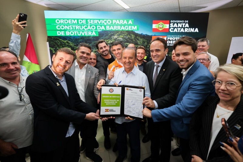 A construção será executada pelo Consórcio Construtor Botuverá, vencedor da licitação realizada por meio de concorrência eletrônica e homologada pelo estado.