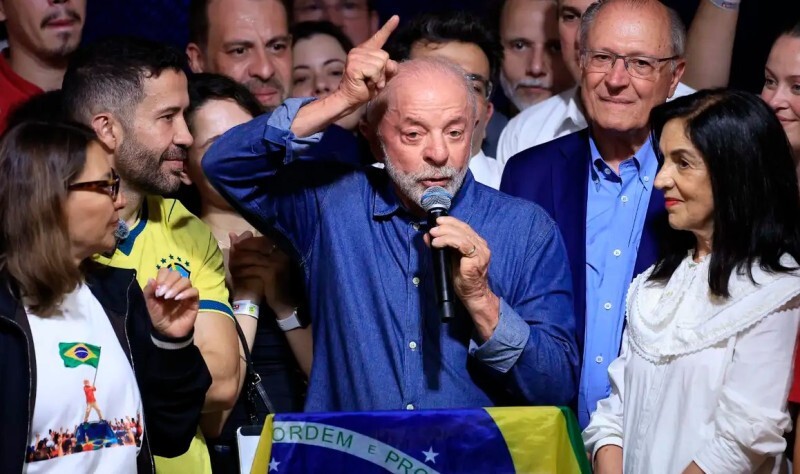 Presidente reeleito promete investir em economia digital.