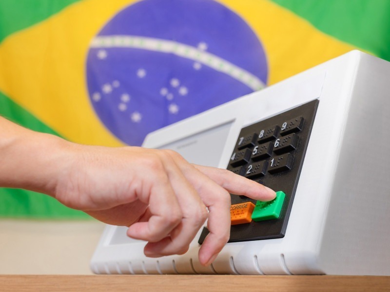 A FIESC tamb&eacute;m considera fundamental que no novo mandato, o presidente oriente uma pol&iacute;tica industrial efetiva, capaz de reindustrializar o pa&iacute;s e reverter a falta de competitividade do setor. 