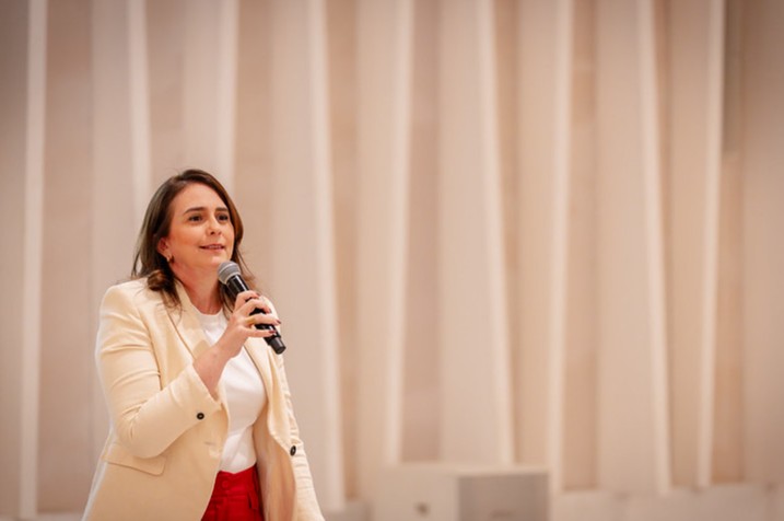 Sarah Saldanha, superintendente nacional do IEL, ressaltou o papel da instituição na articulação de conhecimentos e metodologias para fortalecer a atuação integrada do Sistema Indústria.