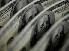Ibovespa cai 2,68%, e d&oacute;lar fecha em leve baixa a R$ 5,34