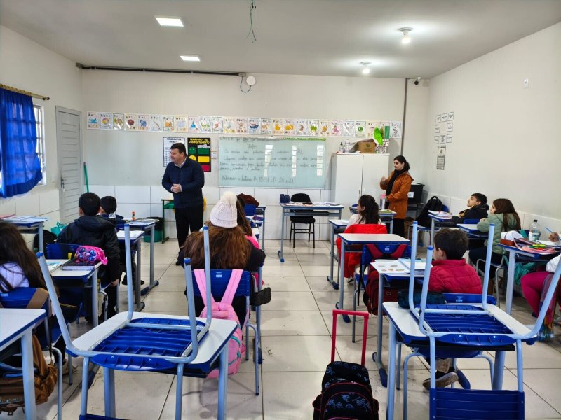 Iniciativa promove o talento de mais de 2,3 mil estudantes de 25 escolas; 12 trabalhos selecionados representarão o Sicoob Credija na fase estadual.

